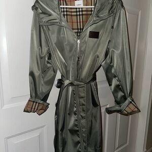 Burberry Olive Hooded Belted Trench Coat with Classic Check Lining